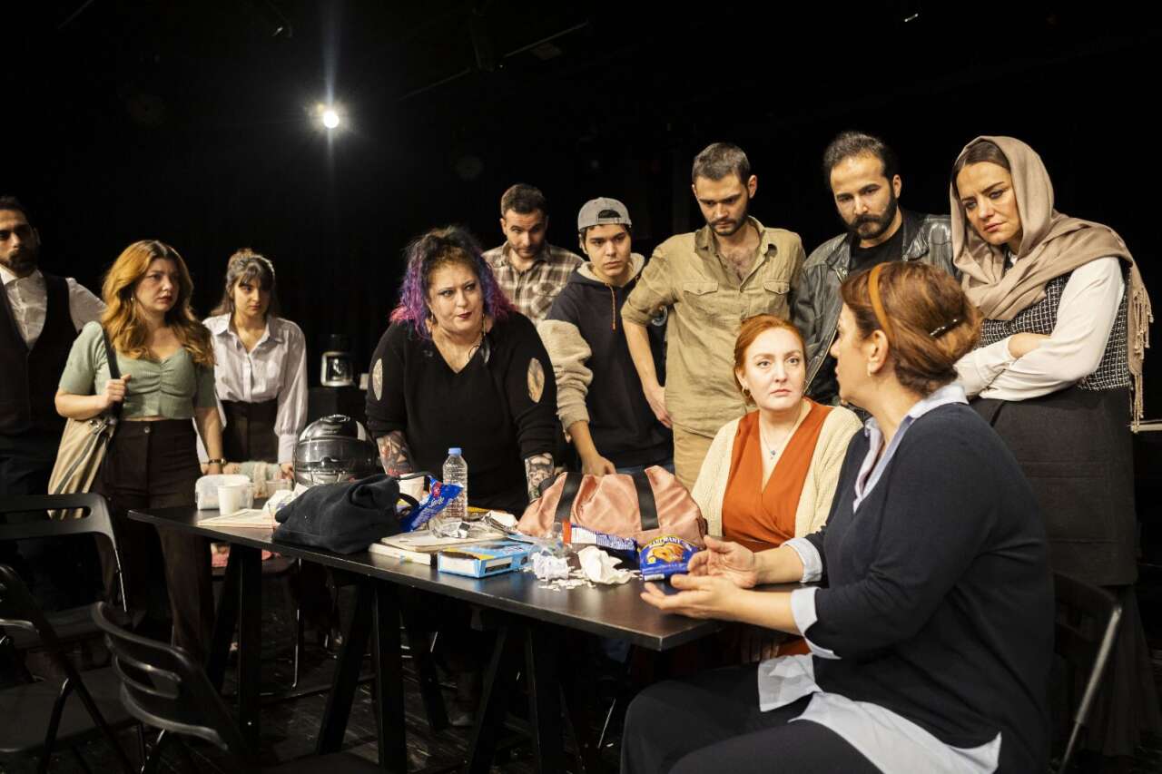 “7 Dakika” sahneden çıkıp sokağa karışıyor 4